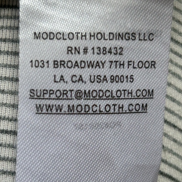 ModCloth sleeveless tank with neck bow. Size S. Navy with pop art yellow daisy - Picture 5 of 14